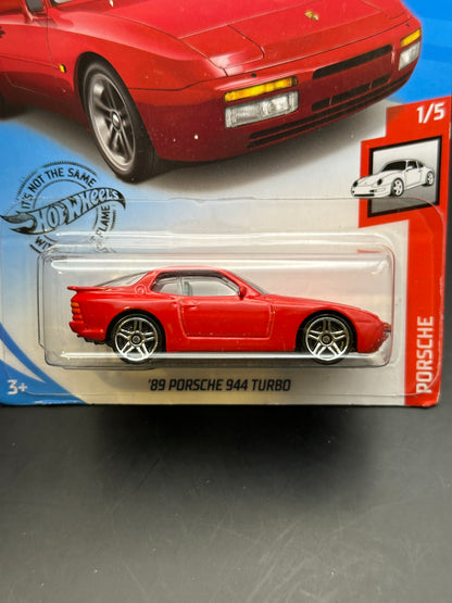 HOT WHEELS - 89 PORSCHE 944 TURBO (2020) - HW PORSCHE 1/5