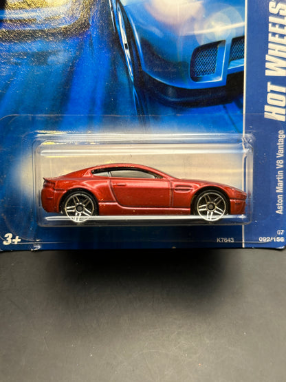 HOT WHEELS - ASTON MARTIN V8 VANTAGE (2008) - HW STARS