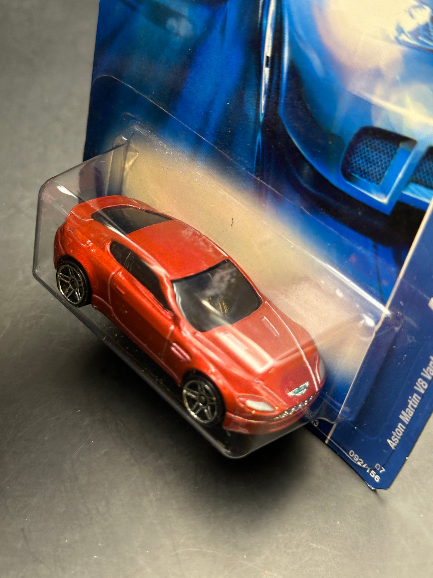 HOT WHEELS - ASTON MARTIN V8 VANTAGE (2008) - HW STARS