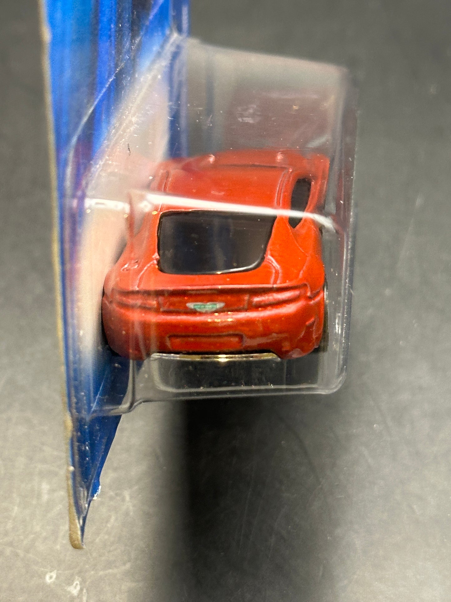 HOT WHEELS - ASTON MARTIN V8 VANTAGE (2008) - HW STARS