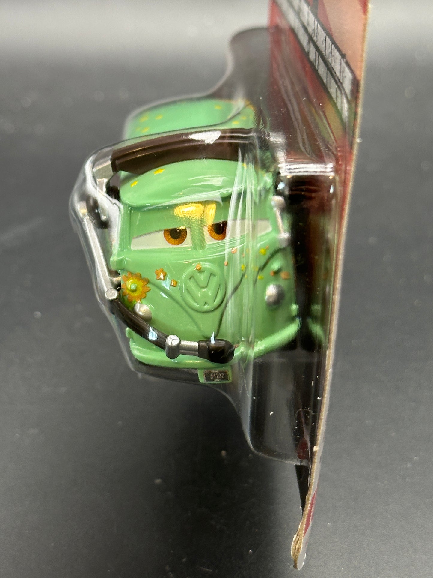 DISNEY PIXAR CARS - RACE TEAM FILLMORE WITH HEADSET - CARS - DIECAST