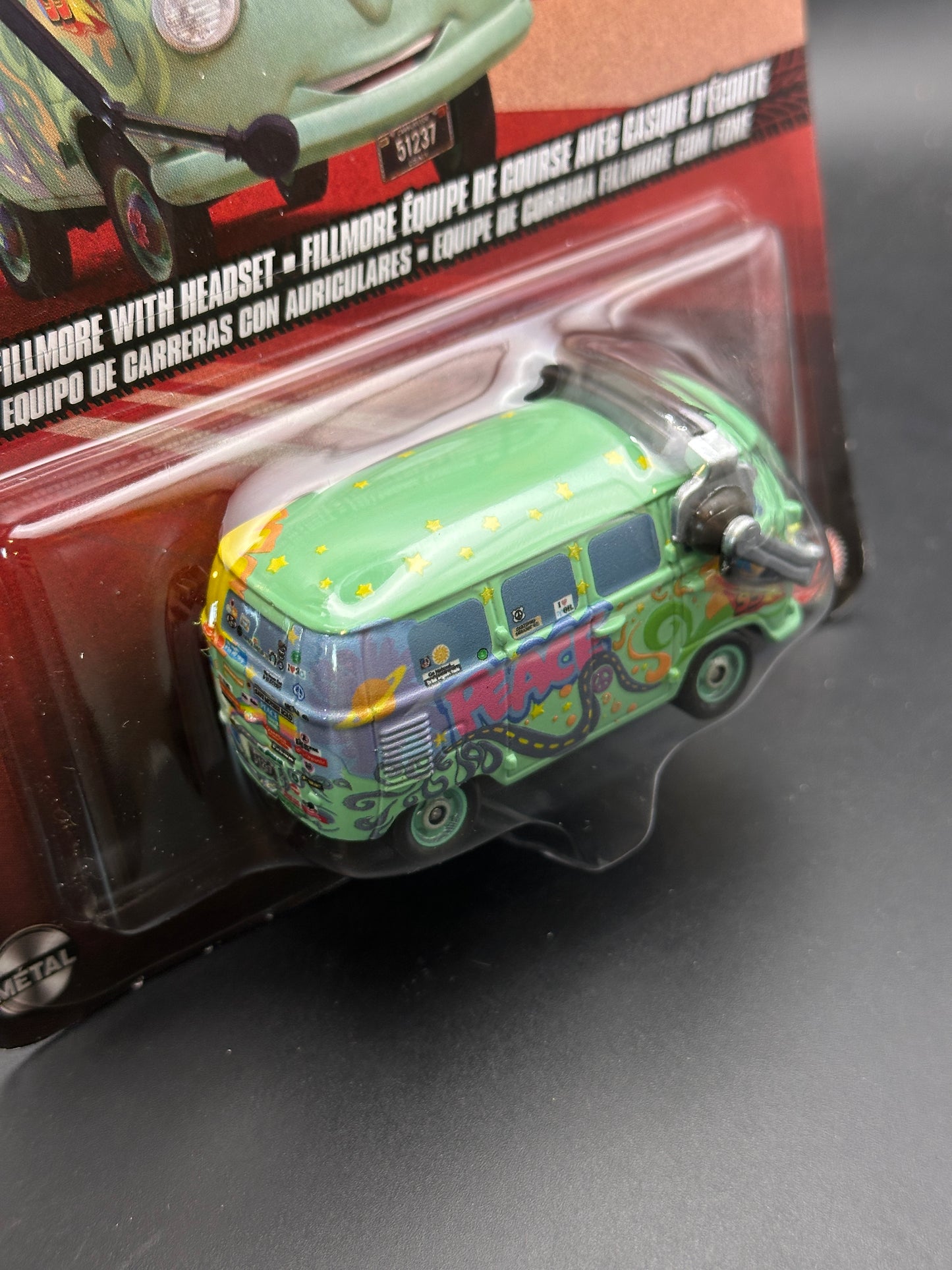 DISNEY PIXAR CARS - RACE TEAM FILLMORE WITH HEADSET - CARS - DIECAST