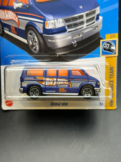 HOT WHEELS - DODGE VAN (2023) - HW 55 RACE TEAM 2/5