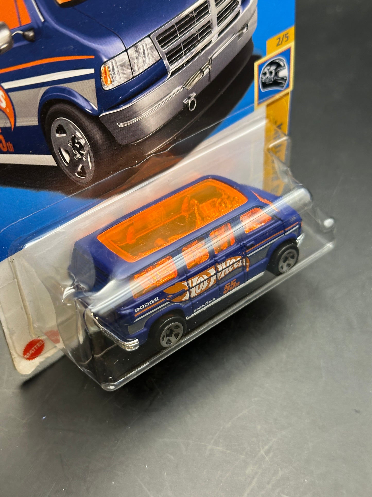 HOT WHEELS - DODGE VAN (2023) - HW 55 RACE TEAM 2/5