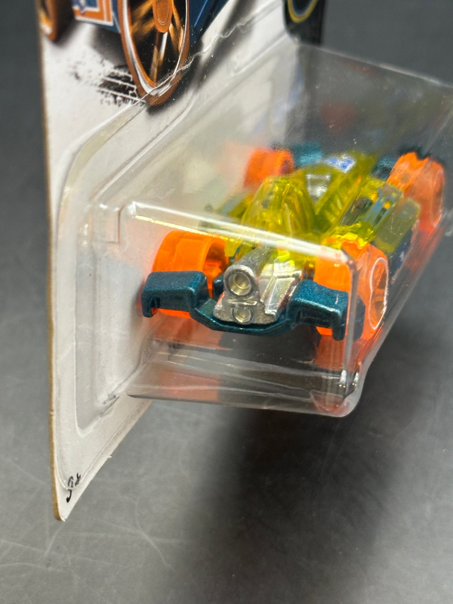 HOT WHEELS - ARROW DYNAMIC (2017) - TREASURE HUNT - HW X-RAYCERS 8/10