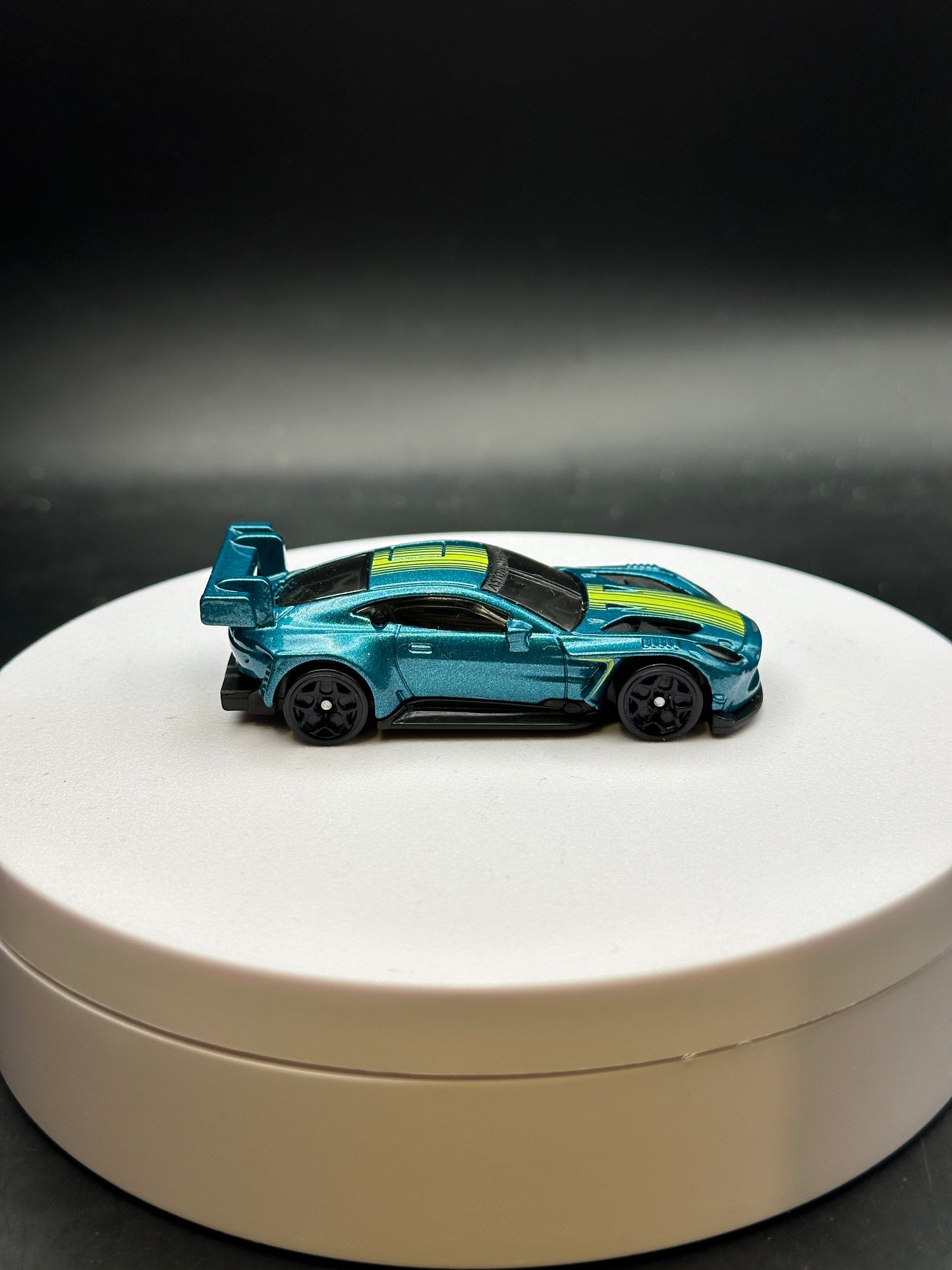 HOT WHEELS - 2024 ASTON MARTIN VANTAGE GT3 (2026) - HW EXOTICARS 9/10 - LOOSE