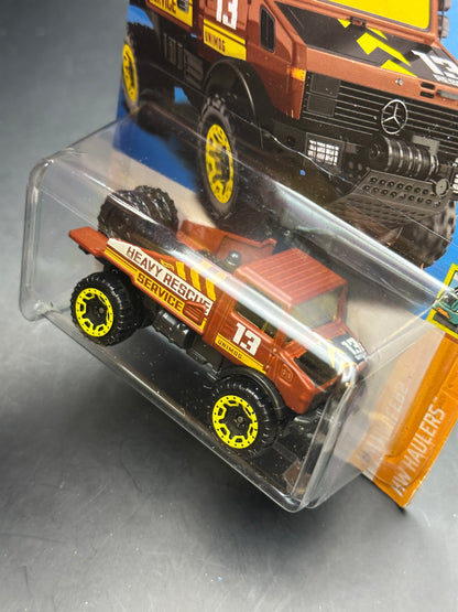 HOT WHEELS - MERCEDES BENZ UNIMOG 1300 (2023) - HW HAULERS 4/5