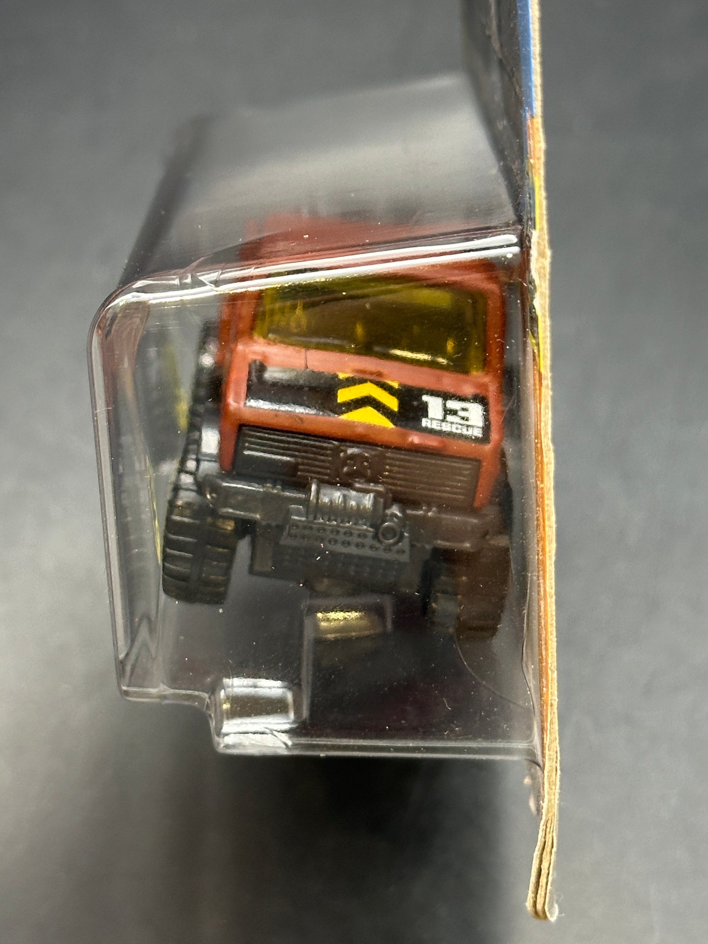 HOT WHEELS - MERCEDES BENZ UNIMOG 1300 (2023) - HW HAULERS 4/5