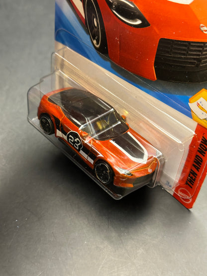 HOT WHEELS - 2023 NISSAN Z (2026) - HW THEN AND NOW 5/10