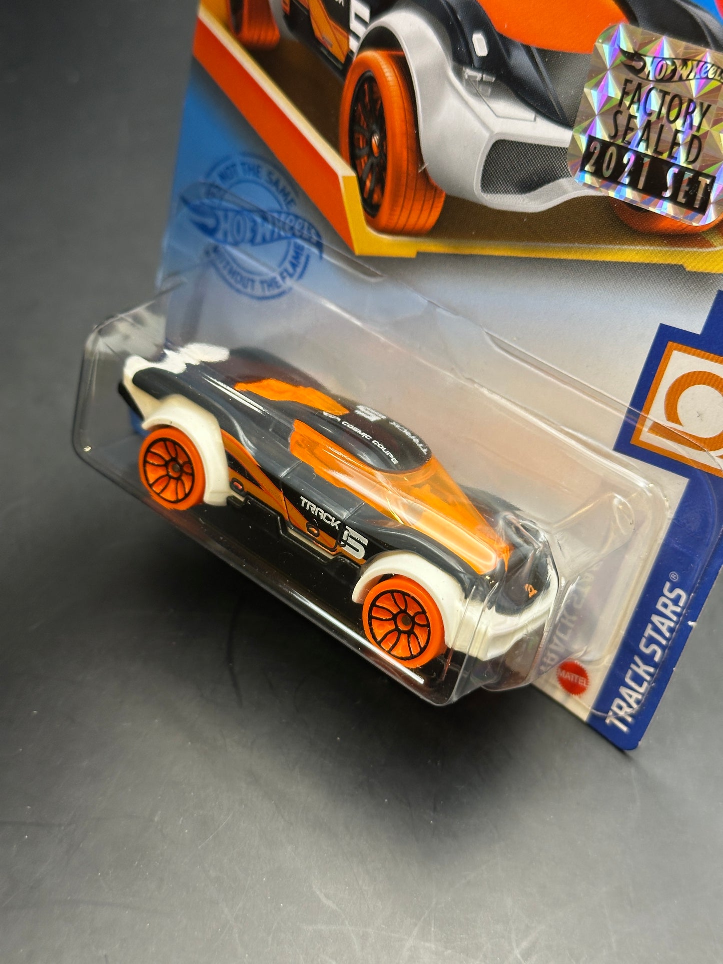 HOT WHEELS - COSMIC COUPE (2021) - HW TRACK STARS 5/5