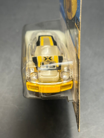 HOT WHEELS - LIGHTNIN BUG (2022) - HW X-RAYCERS 5/5