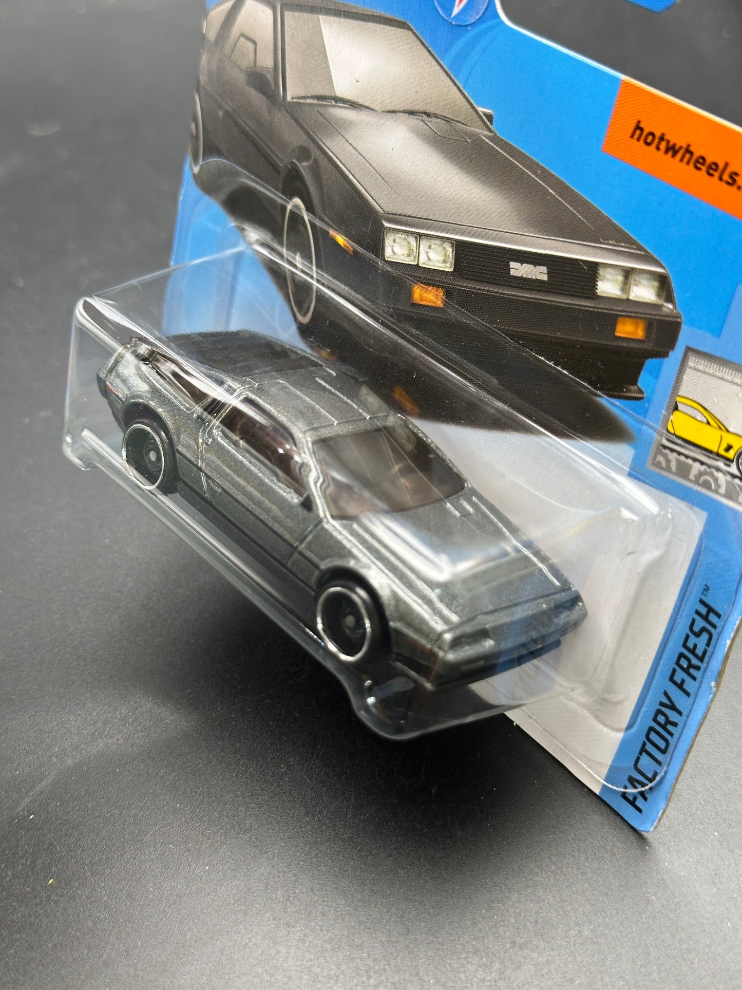 HOT WHEELS - DMC DELOREAN (2018) - HW FACTORY FRESH 7/10