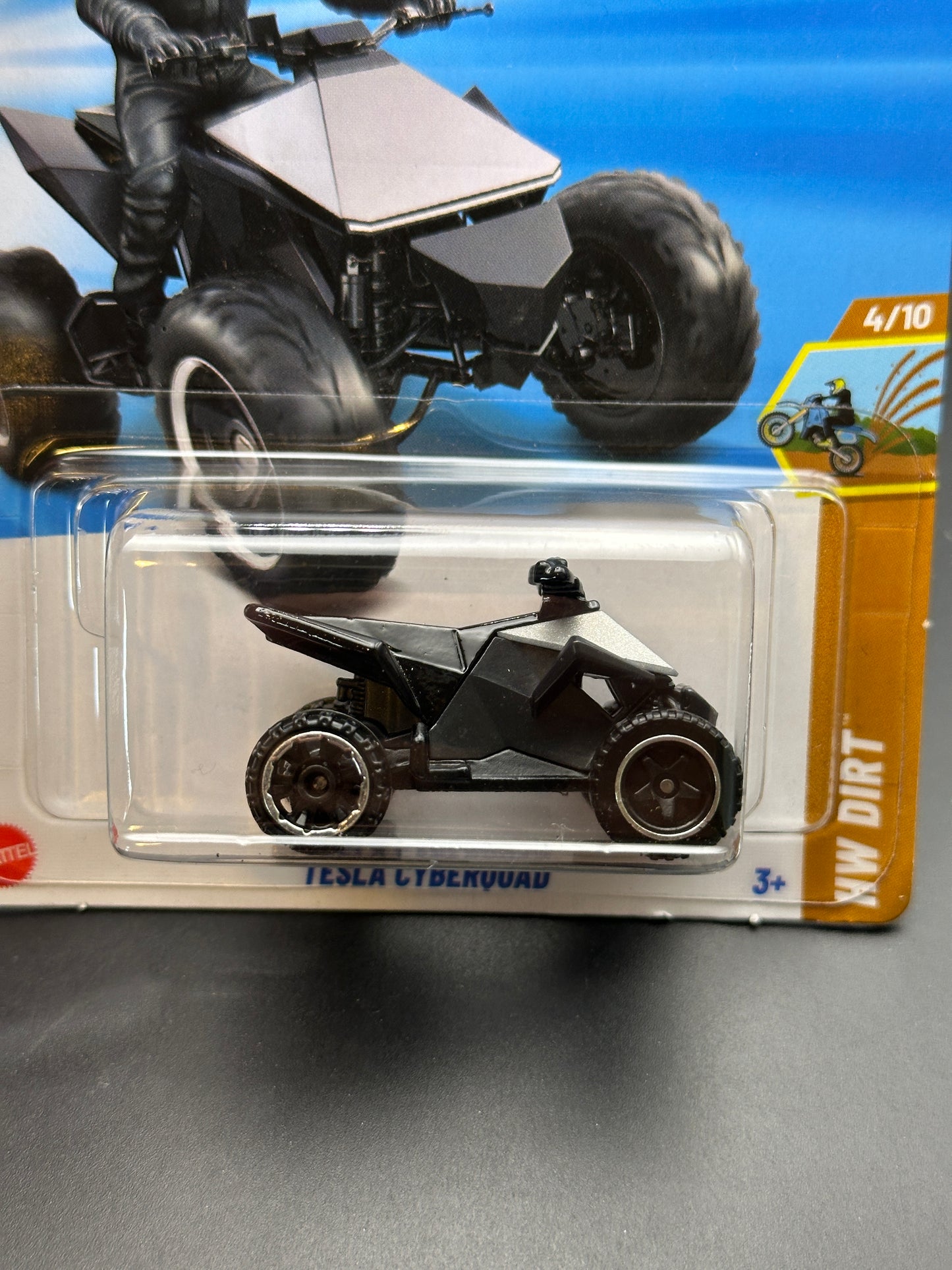 HOT WHEELS - TESLA CYBERSQUAD (2025) - HW DIRT 4/10