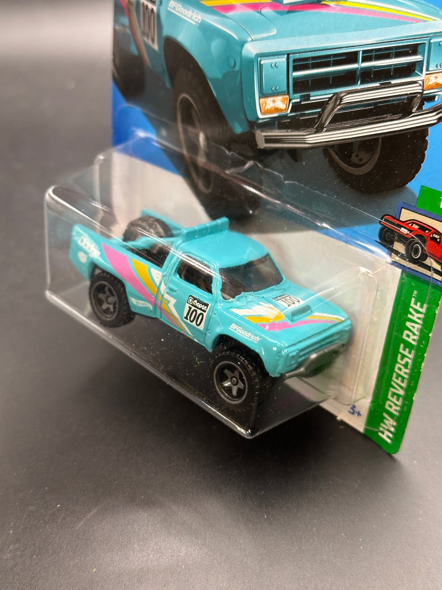 HOT WHEELS - 87 DODGE D100 (2024) - HW REVERSE RAKE 1/5