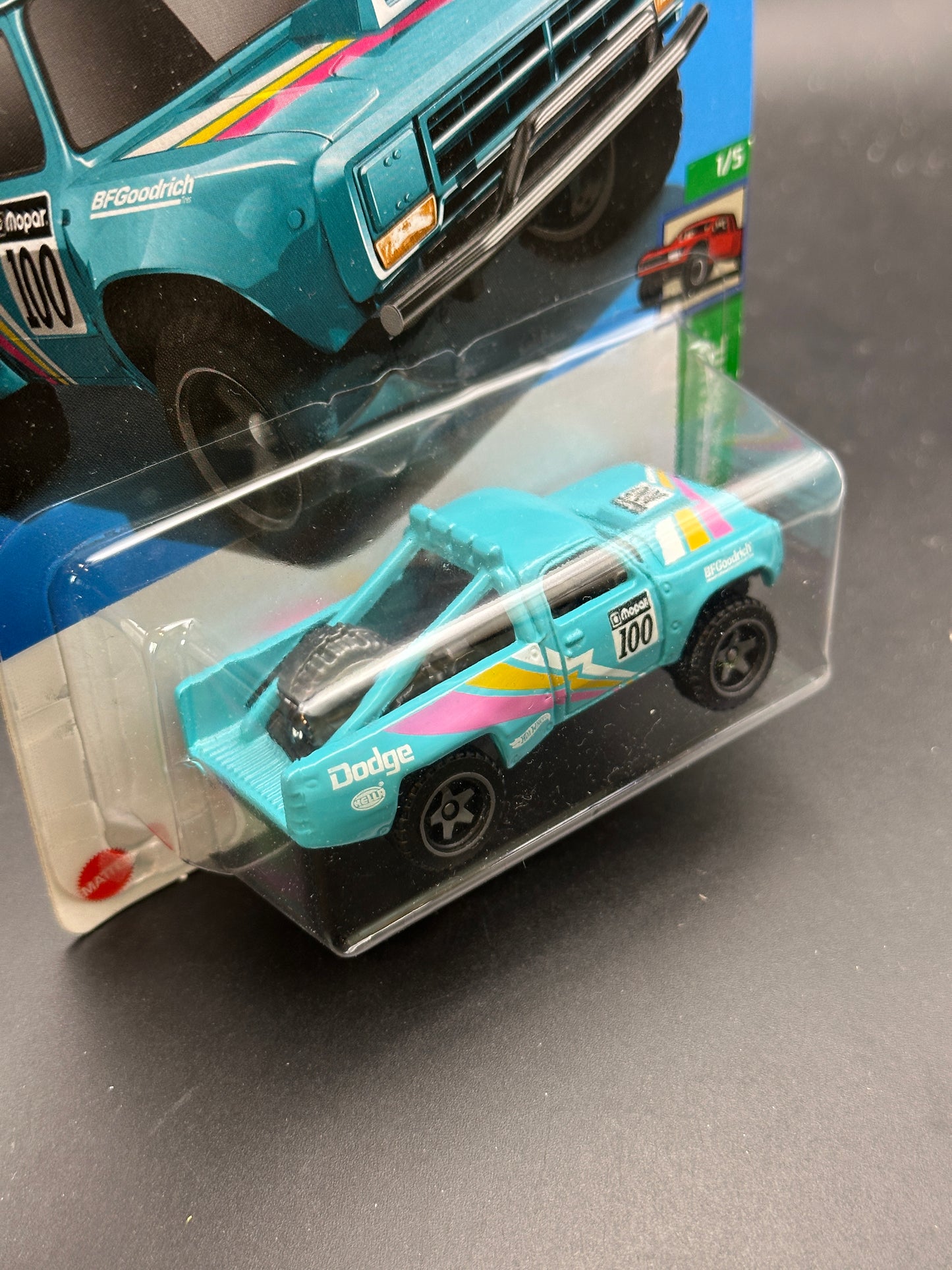 HOT WHEELS - 87 DODGE D100 (2024) - HW REVERSE RAKE 1/5