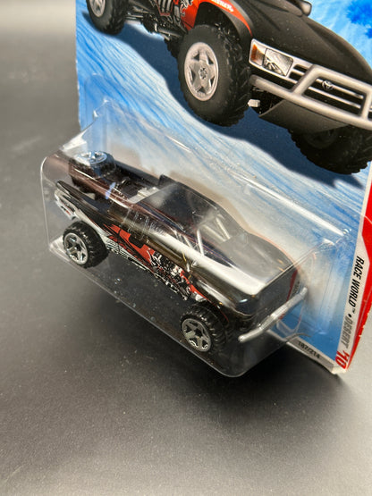 HOT WHEELS - TOYOTA OFF ROAD TRUCK / BAJA (2010) - HW RACE WORLD DESERT 1/4