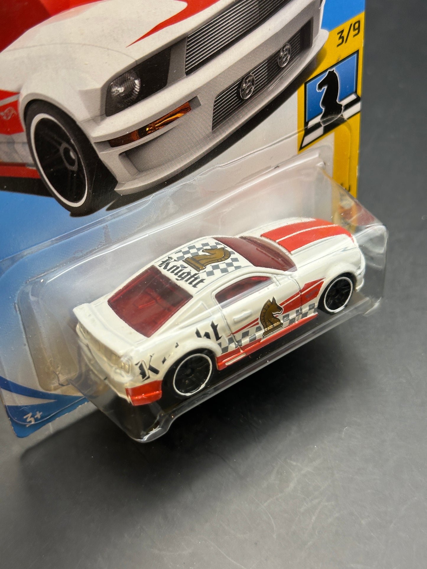 HOT WHEELS - 07 FORD MUSTANG (2018) - HW CHECKMATE 3/9