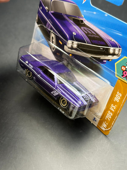 HOT WHEELS - 70 DODGE HEMI CHALLENGER (2025) - HW 70s VS 90s 10/10