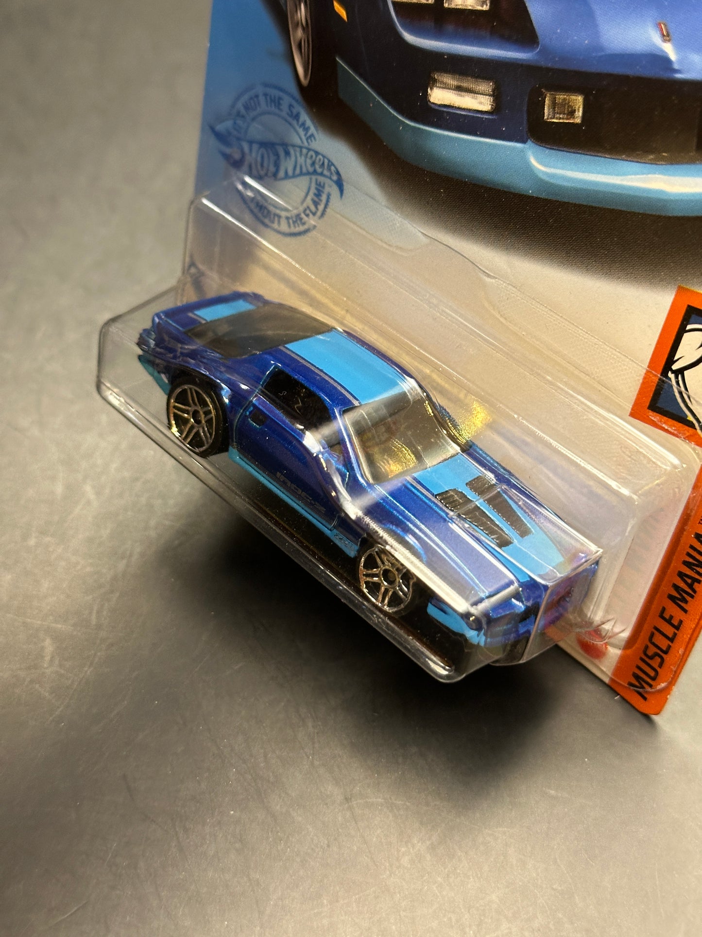 HOT WHEELS - 85 CHEVROLET CAMARO IROC-Z (2021) - HW MUSCLE MANIA 1/10