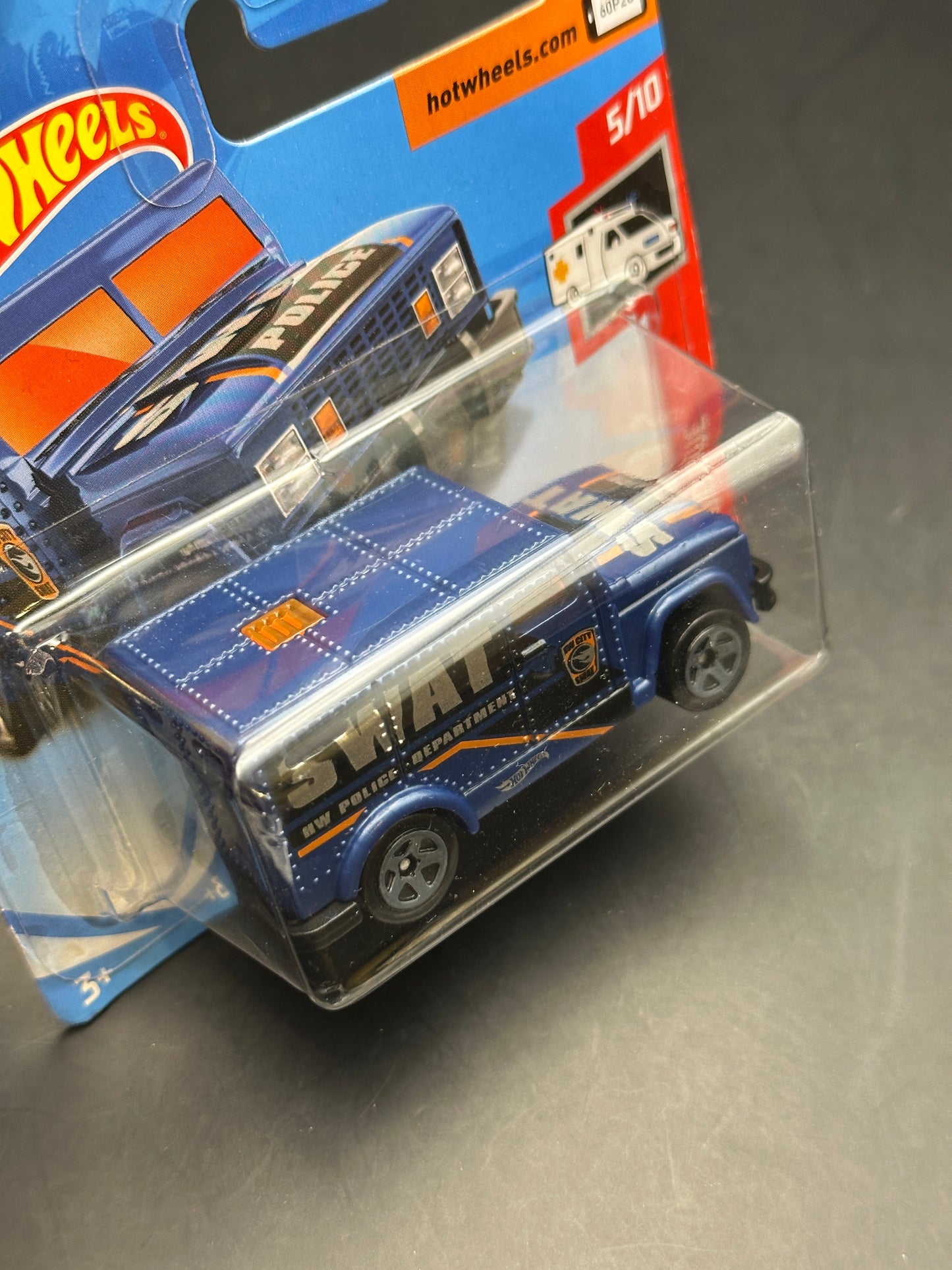 HOT WHEELS - HW ARMORED TRUCK (2019) - TREASURE HUNT - HW RESCUE 5/10