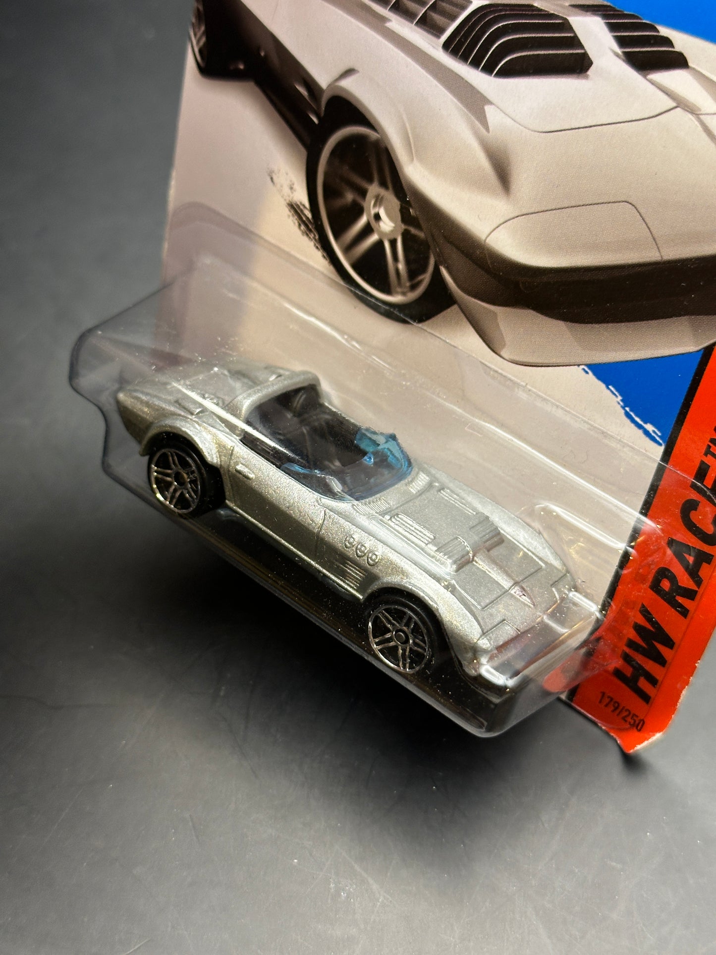 HOT WHEELS - CORVETTE GRAND SPORT ROADSTER (2015) - HW RACE TRACK ACES