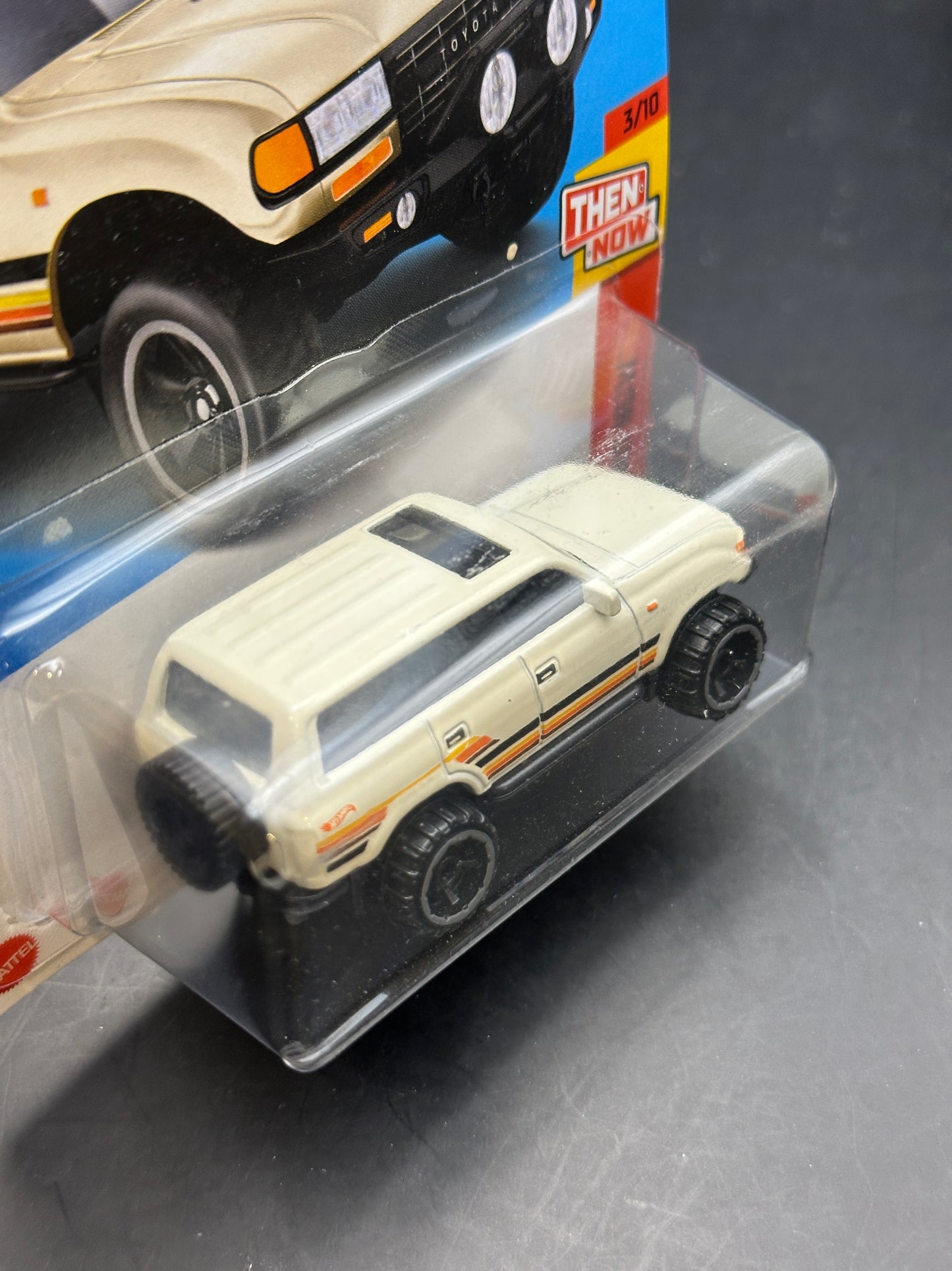 HOT WHEELS - TOYOTA LAND CRUISER 80 (2023) - HW THEN AND NOW 3/10