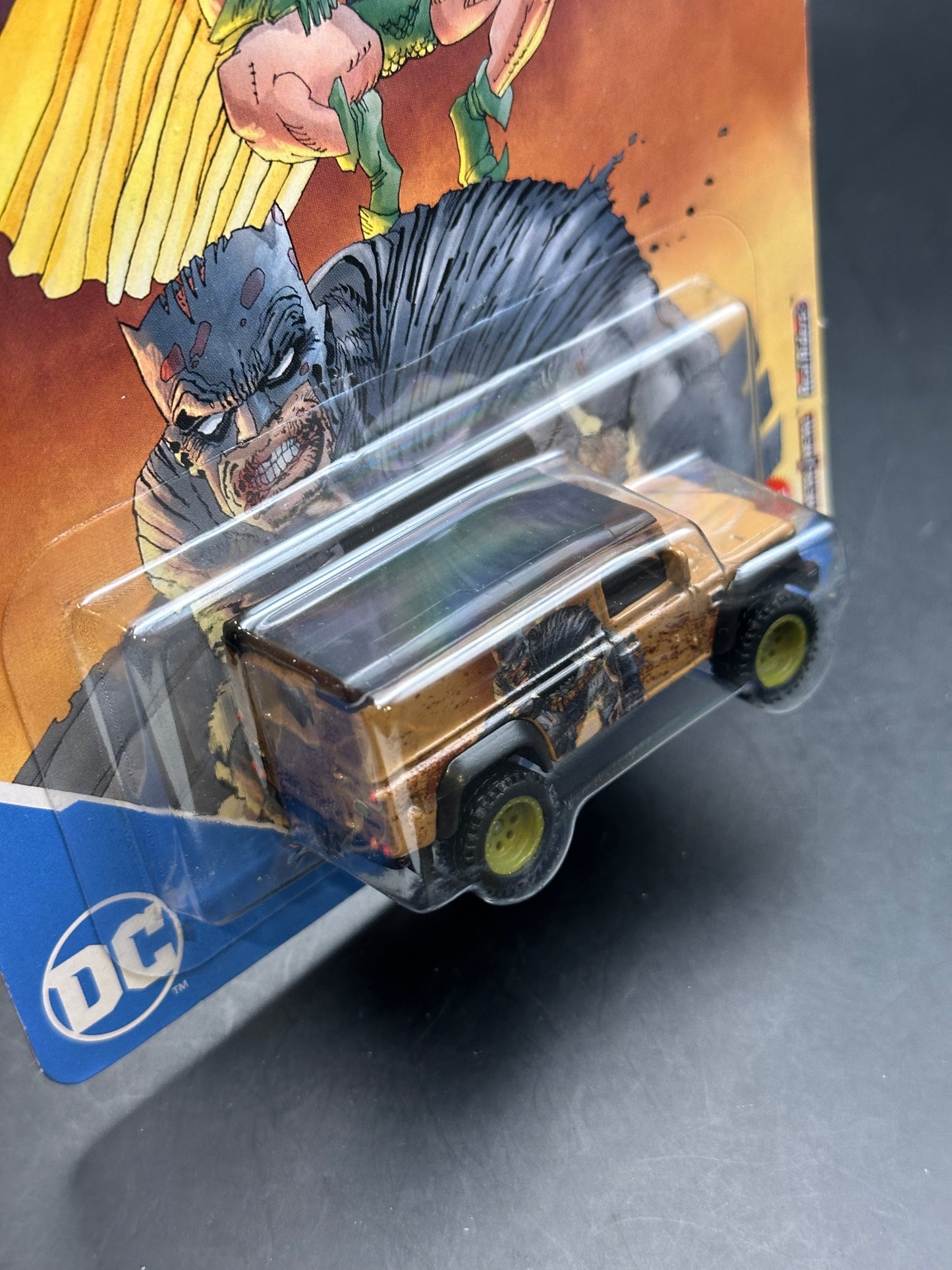 HOT WHEELS - LAND ROVER DEFENDER 110 HARD TOP (2022) - BATMAN - POP CULTURE 3/5