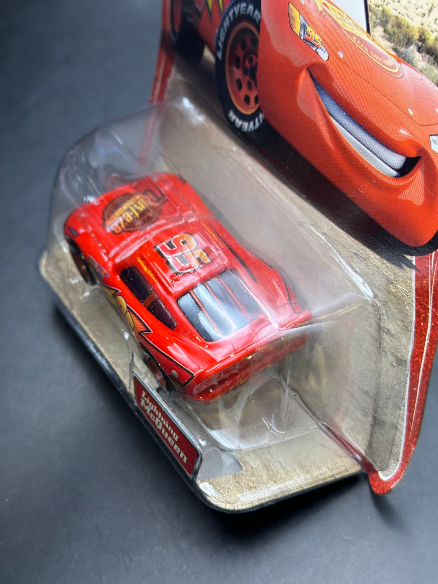 DISNEY PIXAR CARS - LIGHTNING MCQUEEN (2005) - DIECAST