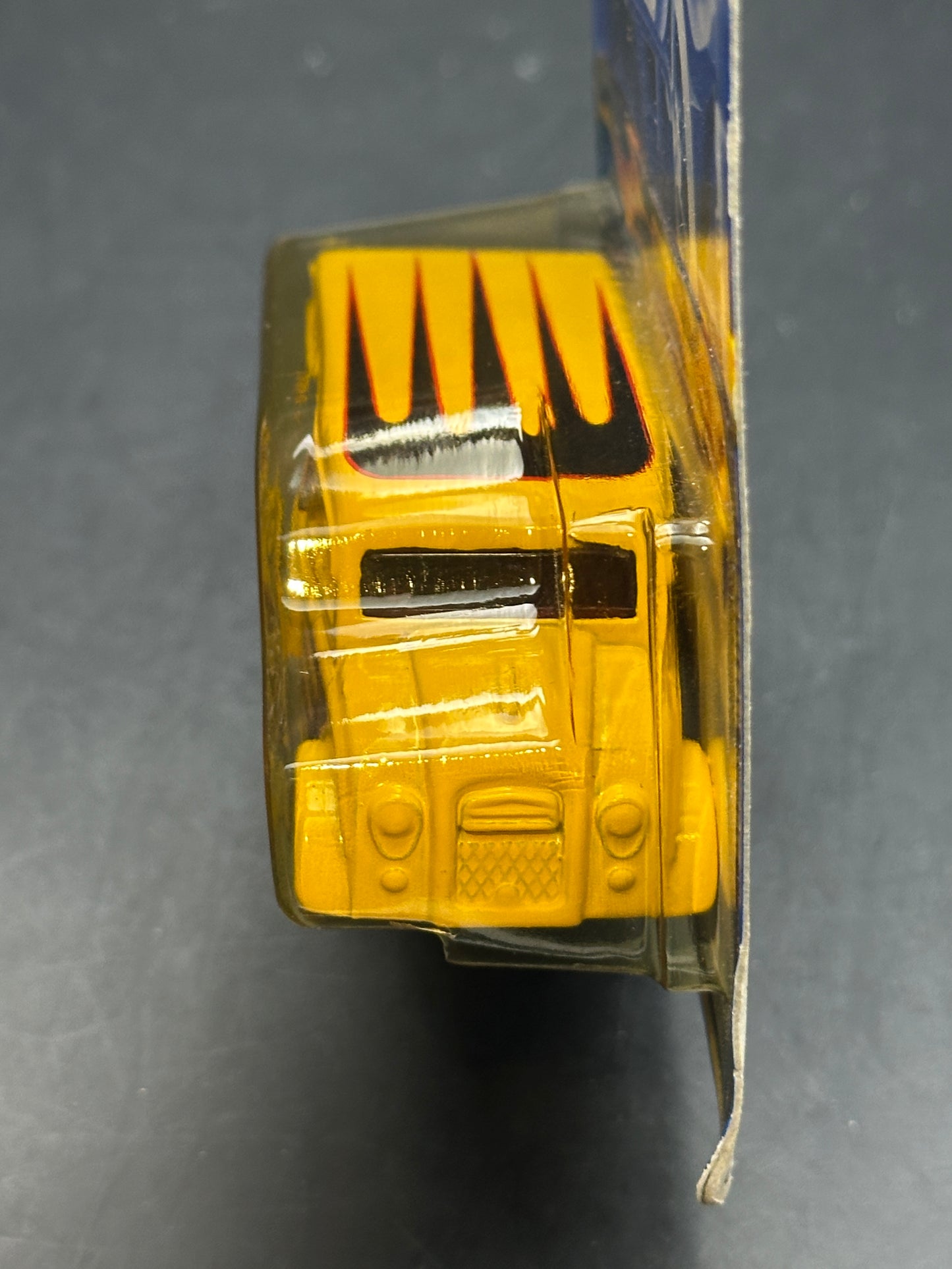 HOT WHEELS - DAIRY DELIVERY (2001) - HW MAINLINE