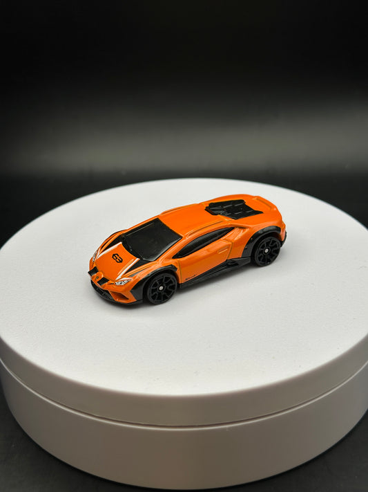 HOT WHEELS - LAMBORGHINI HURACAN STERRATO (2024) - HW DIRT 6/10 - LOOSE