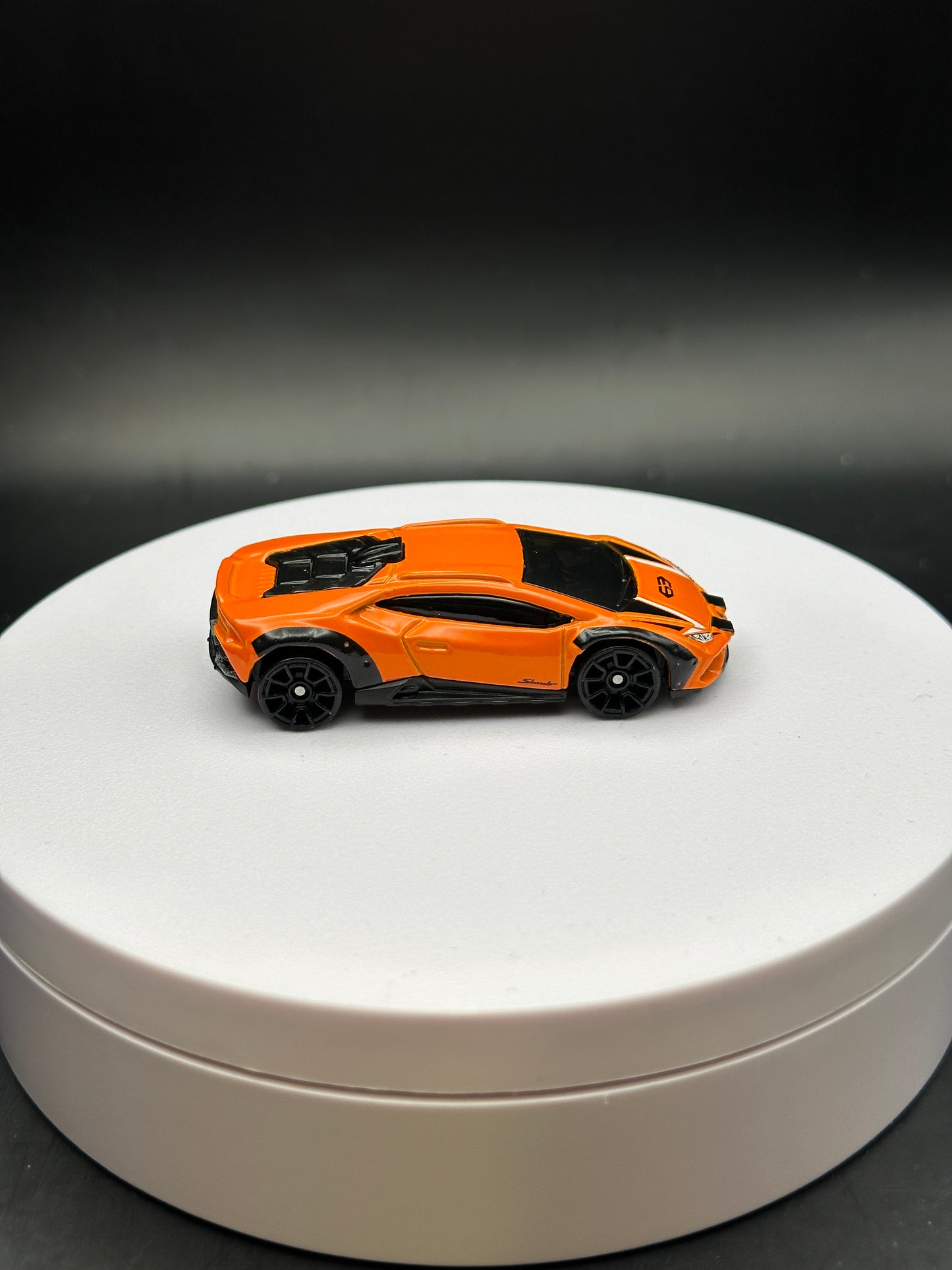 HOT WHEELS - LAMBORGHINI HURACAN STERRATO (2024) - HW DIRT 6/10 - LOOSE