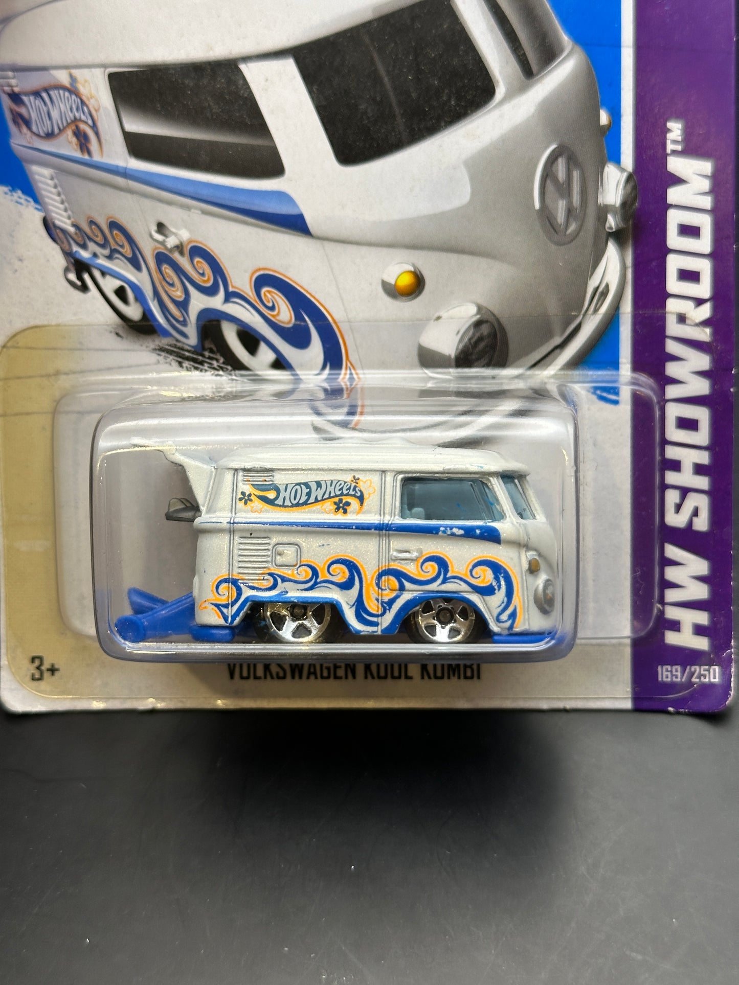 HOT WHEELS - VOLKSWAGEN KOOL KOMBI (2013) - HW SHOWROOM