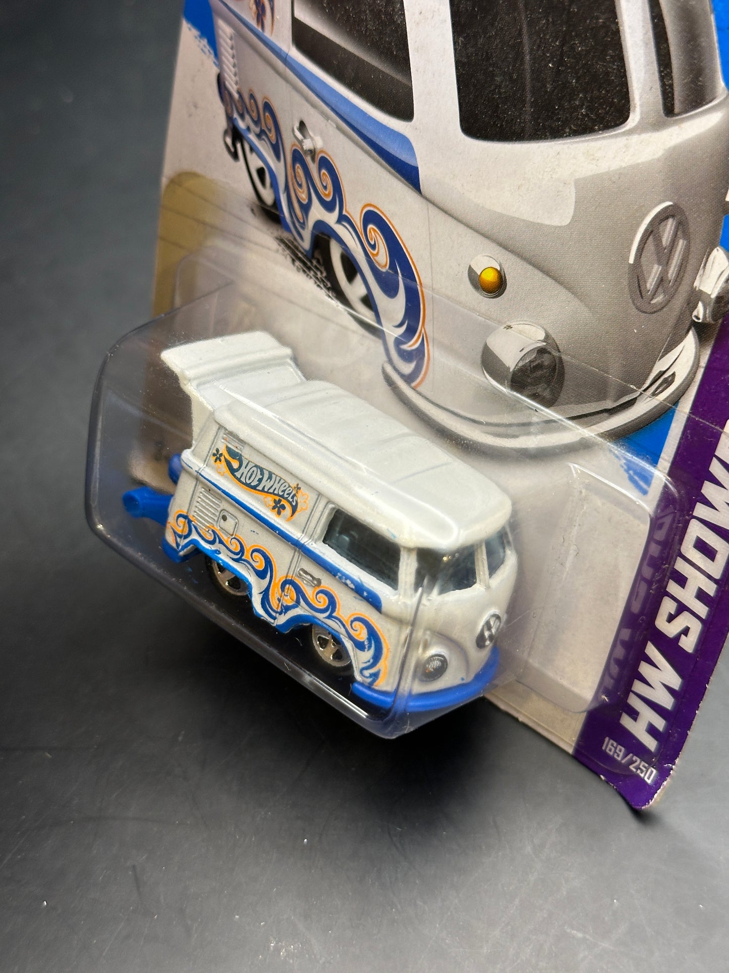 HOT WHEELS - VOLKSWAGEN KOOL KOMBI (2013) - HW SHOWROOM