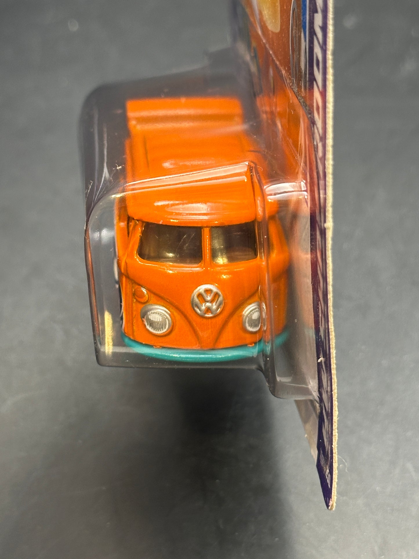 HOT WHEELS - VOLKSWAGEN KOOL KOMBI (2013) - HW SHOWROOM
