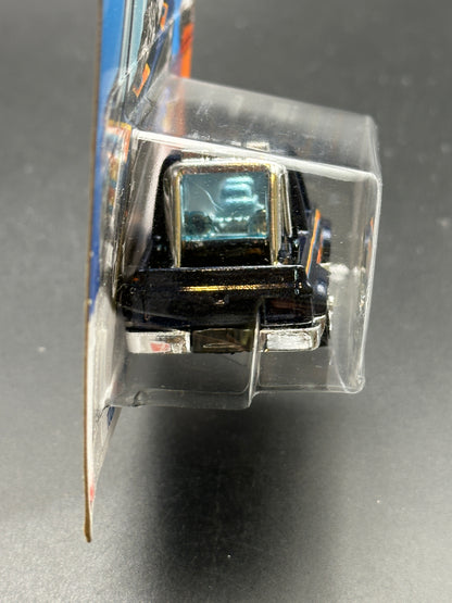 HOT WHEELS - TOON’D 83 CHEVY SILVERADO (2023) - HW HOT TRUCKS 1/10