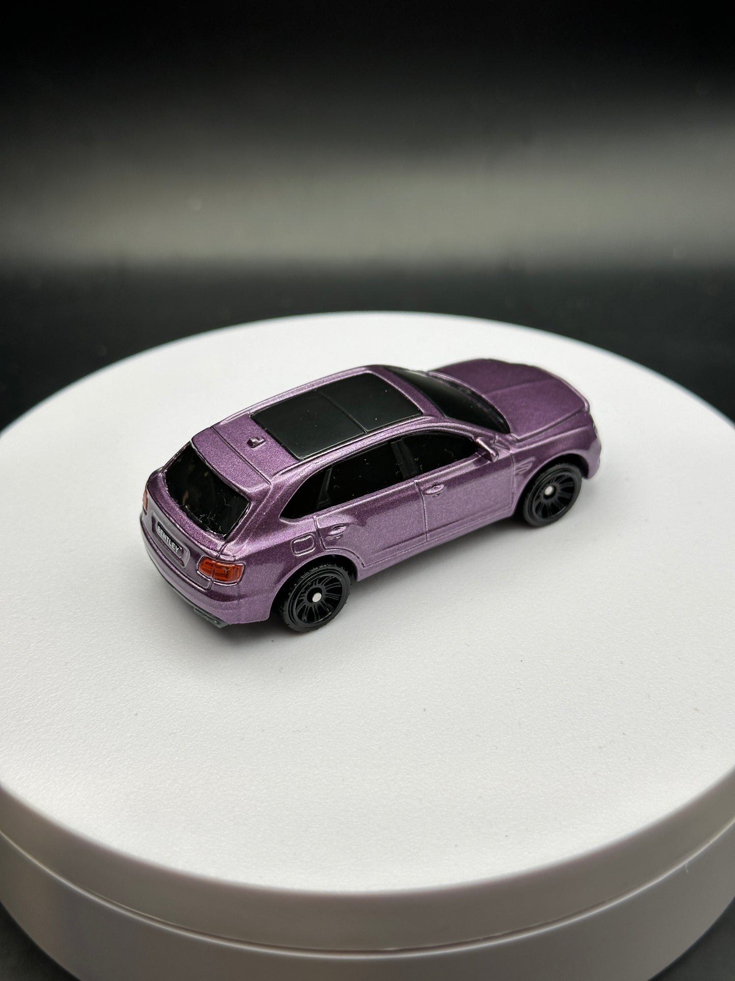 MATCHBOX - 2018 BENTLEY BENTAYGA - DIECAST - LOOSE