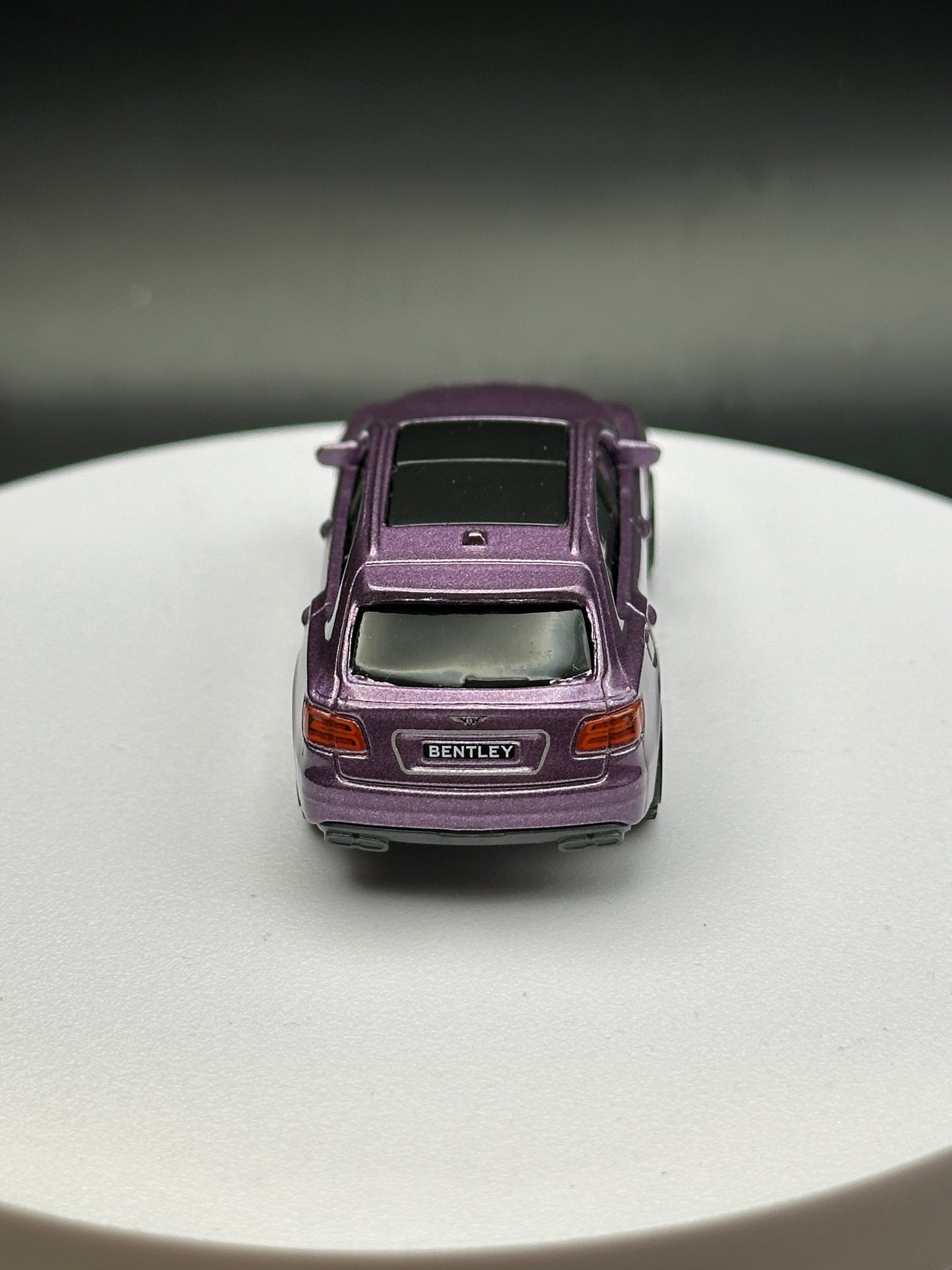 MATCHBOX - 2018 BENTLEY BENTAYGA - DIECAST - LOOSE