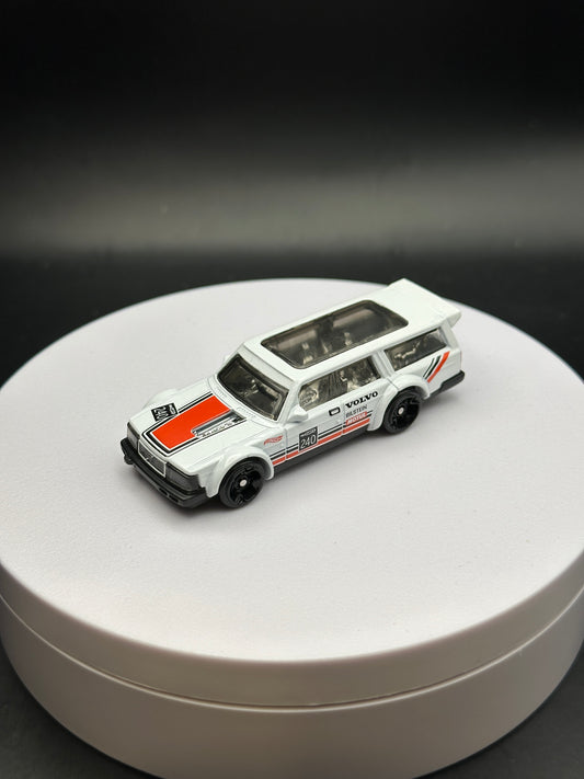 HOT WHEELS - VOLVO 240 DRIFT WAGON (2024) - HW EUROPEAN THEME 6 PACK - LOOSE