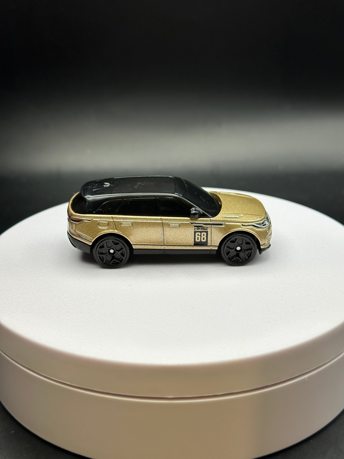 HOT WHEELS - RANGE ROVER VELAR (2025) - HW THEN AND NOW 2/10 - LOOSE