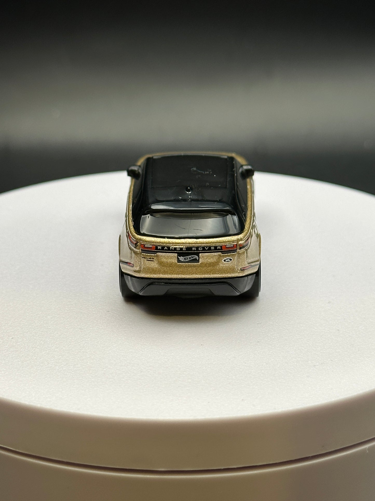 HOT WHEELS - RANGE ROVER VELAR (2025) - HW THEN AND NOW 2/10 - LOOSE