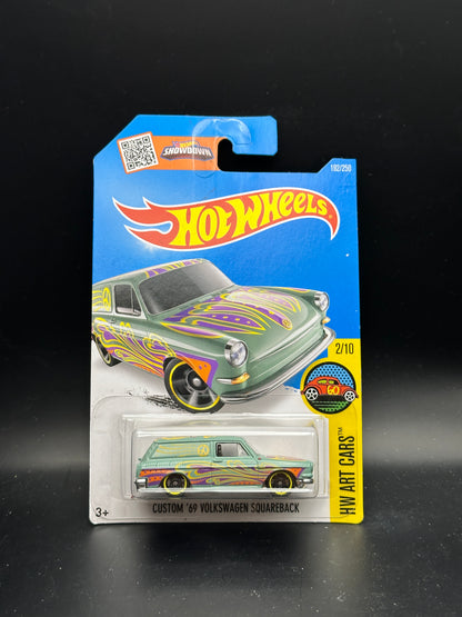 HOT WHEELS - CUSTOM 69 VOLKSWAGEN SQUAREBACK (2016) - HW ART CARS 2/10