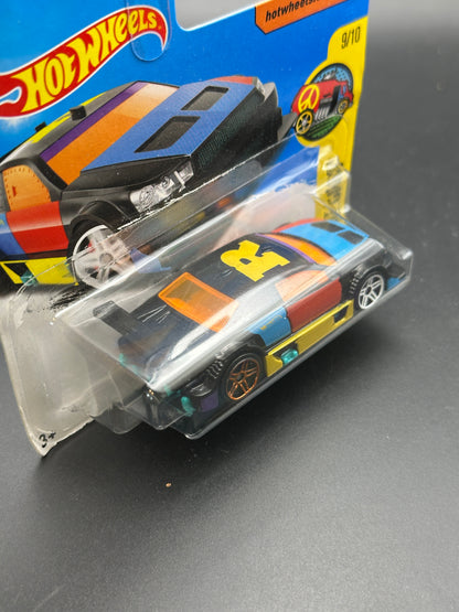 HOT WHEELS - AMAZOOM (2017) - HW ART CARS 9/10