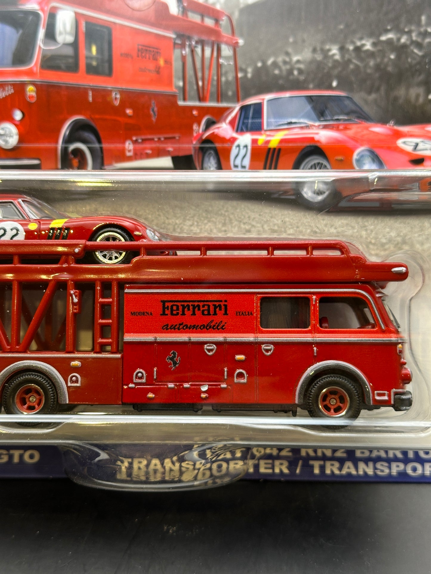 HOT WHEELS - FERRARI 250 GTO (2025) - FIAT 642 RN2 BARTOLETTI TRANSPORTER - TEAM TRANSPORT #83