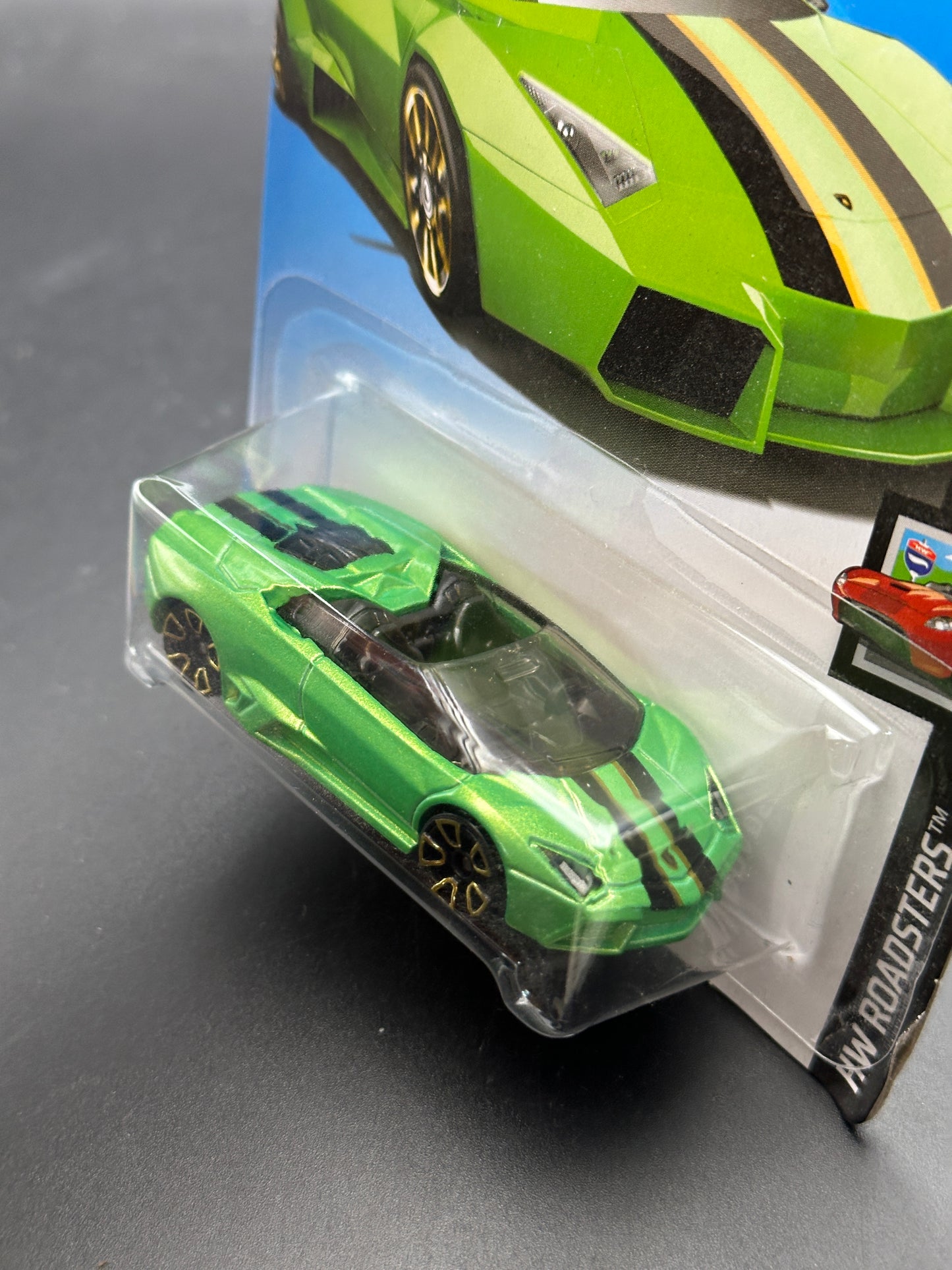 HOT WHEELS - LAMBORGHINI REVENTON ROADSTER (2019) - HW ROADSTERS 2/5