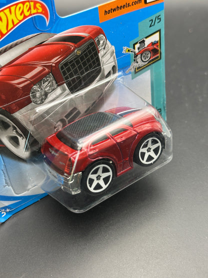 HOT WHEELS - CHRYSLER 300C - (2018) - HW TOONED 2/5