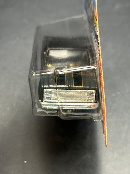 HOT WHEELS - 83 CHEVY SILVERADO (2025) - HW HOT TRUCKS 9/10