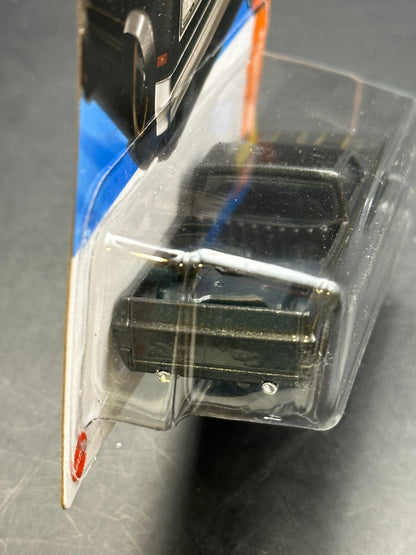 HOT WHEELS - 83 CHEVY SILVERADO (2025) - HW HOT TRUCKS 9/10