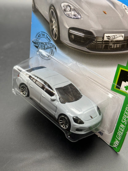 HOT WHEELS - PORSCHE PANAMERA TURBO S E-HYBRID SPORT TURISMO (2019) - HW GREEN SPEED 2/5