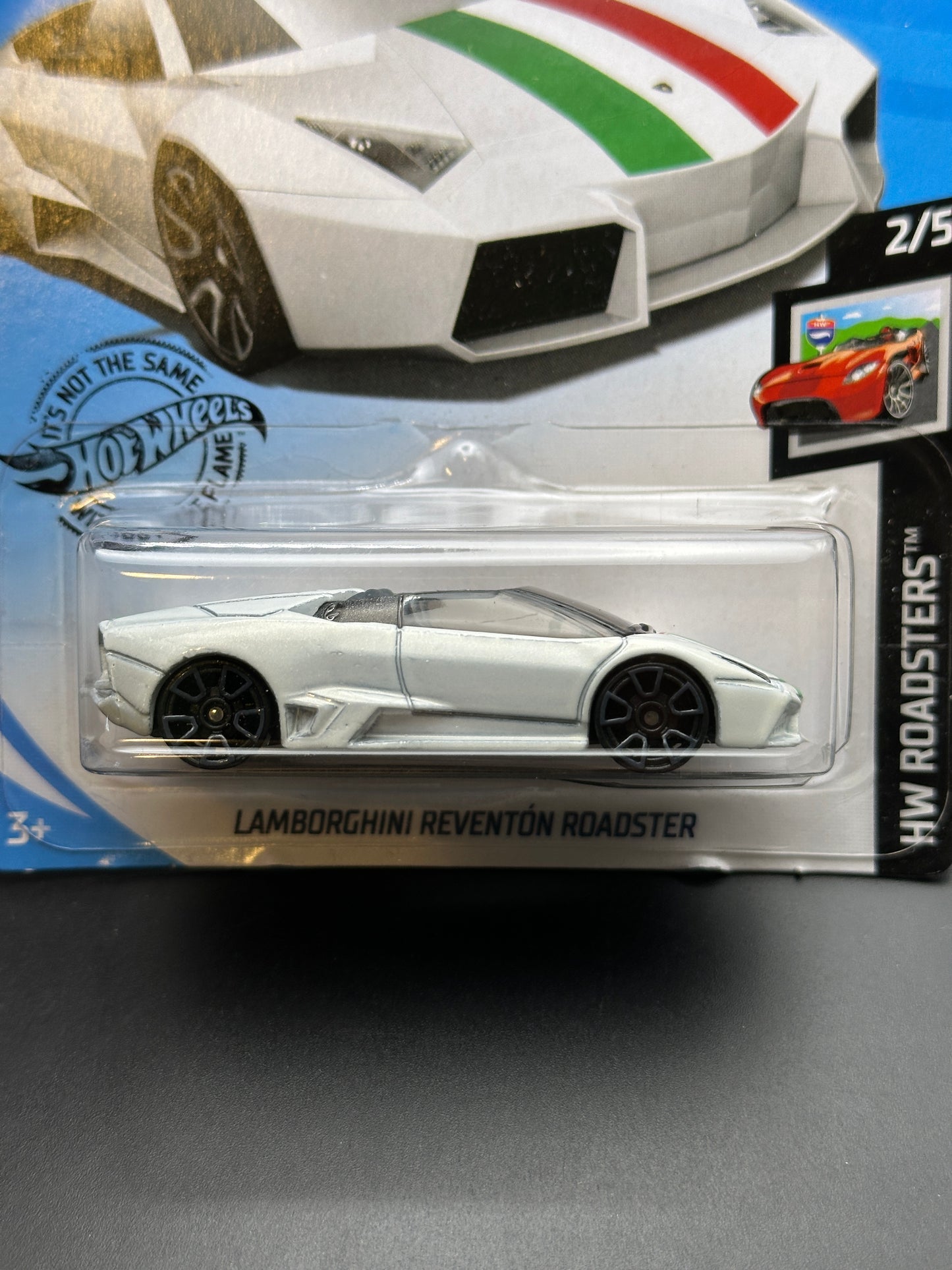 HOT WHEELS - LAMBORGHINI REVENTON ROADSTER (2019) - HW ROADSTERS 2/5