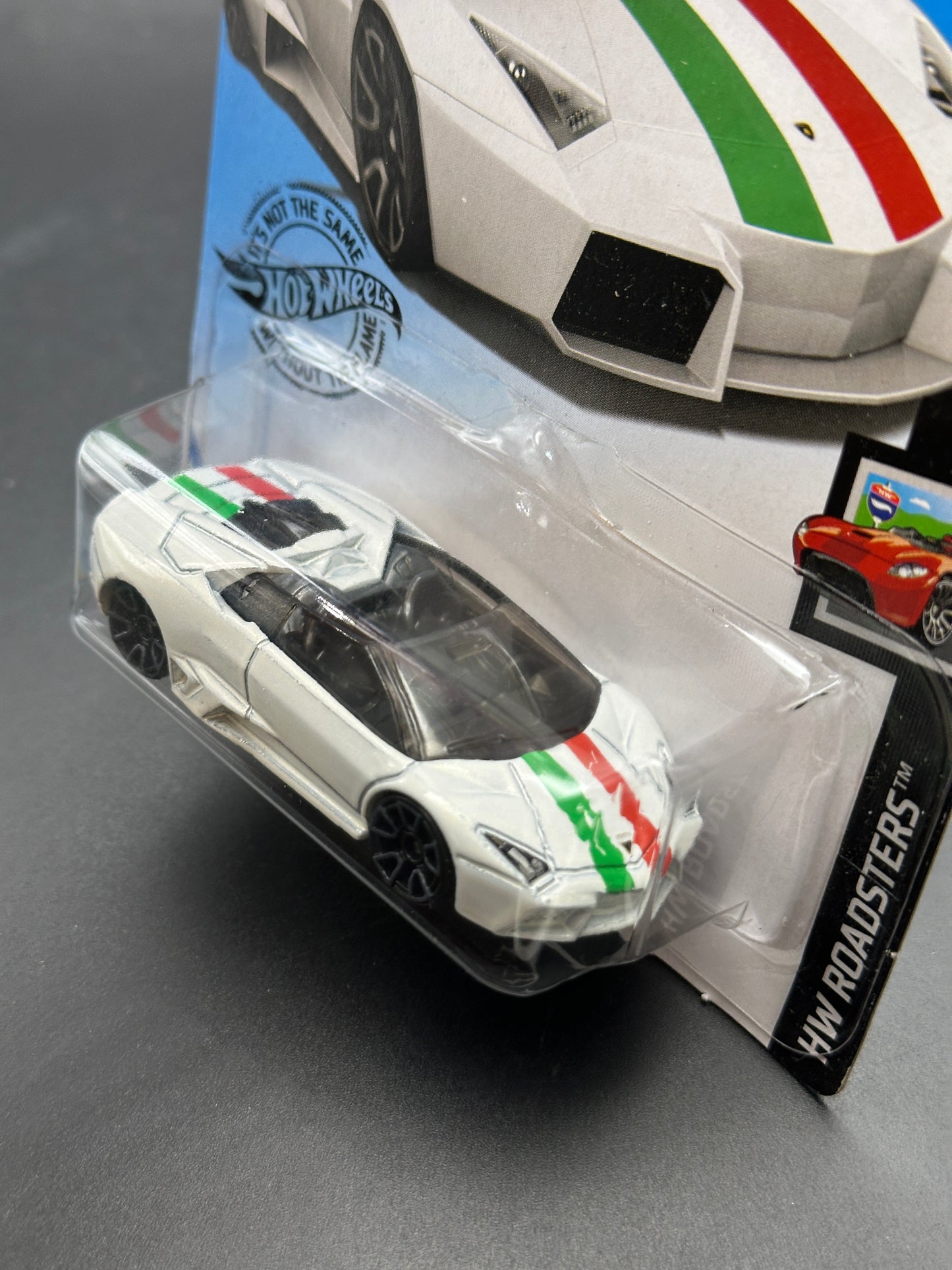 HOT WHEELS - LAMBORGHINI REVENTON ROADSTER (2019) - HW ROADSTERS 2/5